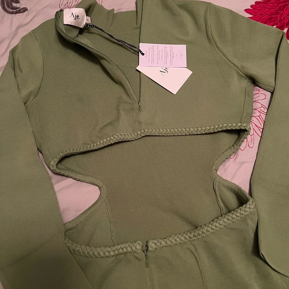 New AJE dress. Never been worn. - Picture 5 of 8